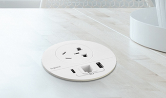 罗格朗桌面插座丨桌面用电这样安排真舒服