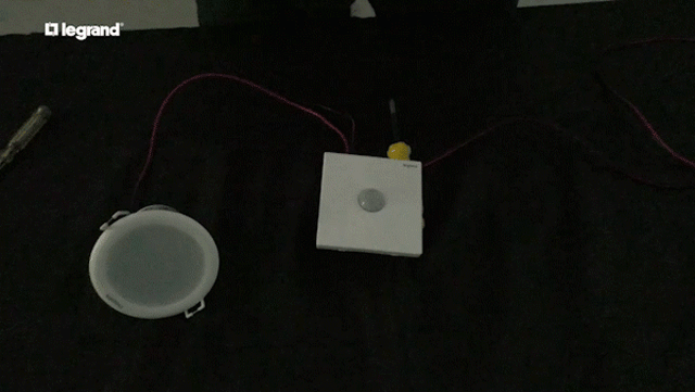 如何辨别罗格朗开关插座真假
